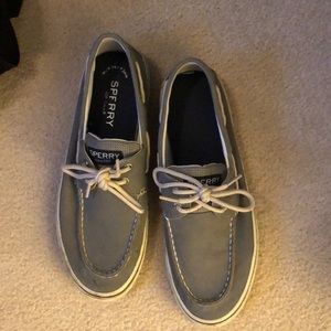Men’s sperry shoes.